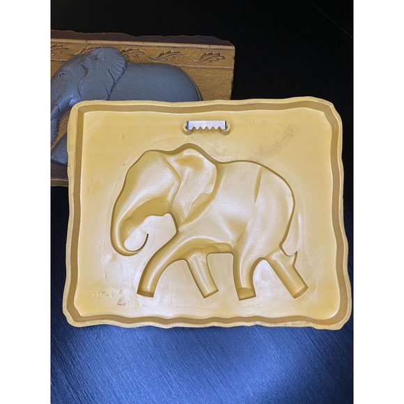 HOME INTERIORS ELEPHANT Plaques Wall Hangings Set of 2 - 1991 - 9 1/2" x 7 3/4" - Picture 2 of 8